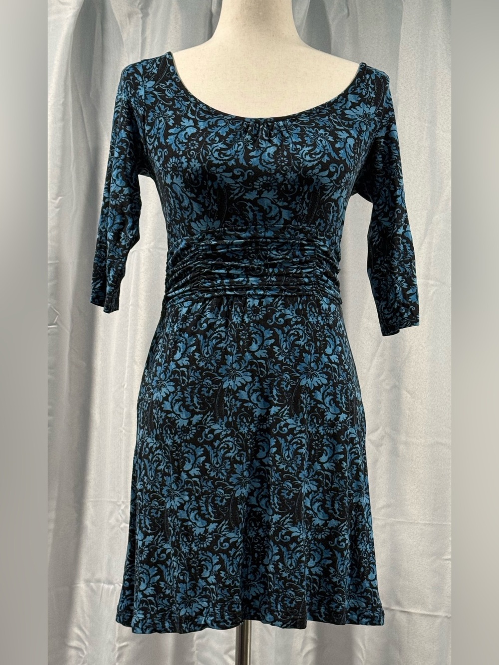 Athleta Black and Blue Floral Scoop-Neck Fit Dress